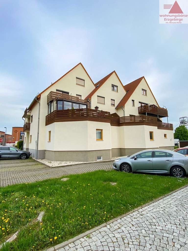 Immobilie in Oelsnitz/Erzgeb. - Vermietete Eigentumswohnung mit Balkon und Stellplatz in zentraler Lage von Oelsnitz nahe Stollberg - Bild 2
