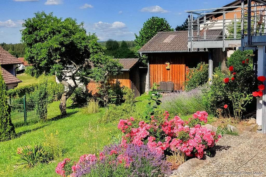 Immobilie in Bräunlingen - Einfamilienhaus im Bungalow-Stil mit ausgebautem Gartengeschoss und Weitblick - sofort bezugsfrei - Bild 3