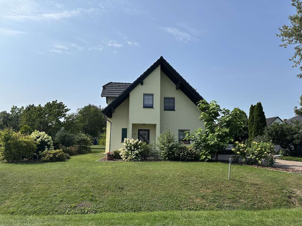 Immobilie in Pessin - Ihr neues Zuhause: Familienfreundliches EFH mit Carport + Garage provisionsfrei zu verkaufen. - Bild 1
