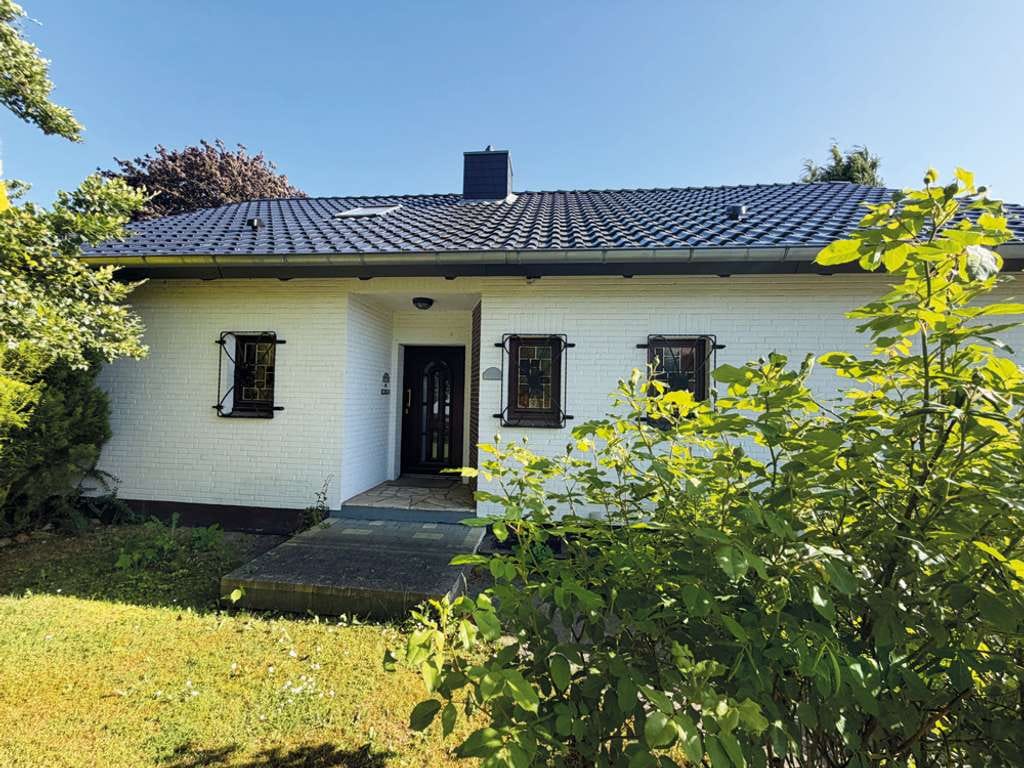 Immobilie in Bad Segeberg - Ein Familienhaus mit Raum für Veränderungen und Aussicht! - Bild 1