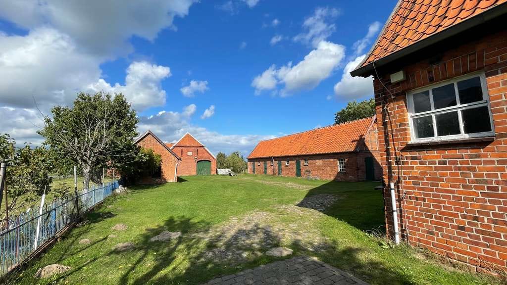Immobilie in Amt Neuhaus - Elbtalaue: Gepflegter Resthof in direkter Deichlage mit Elbblick - Bild 1