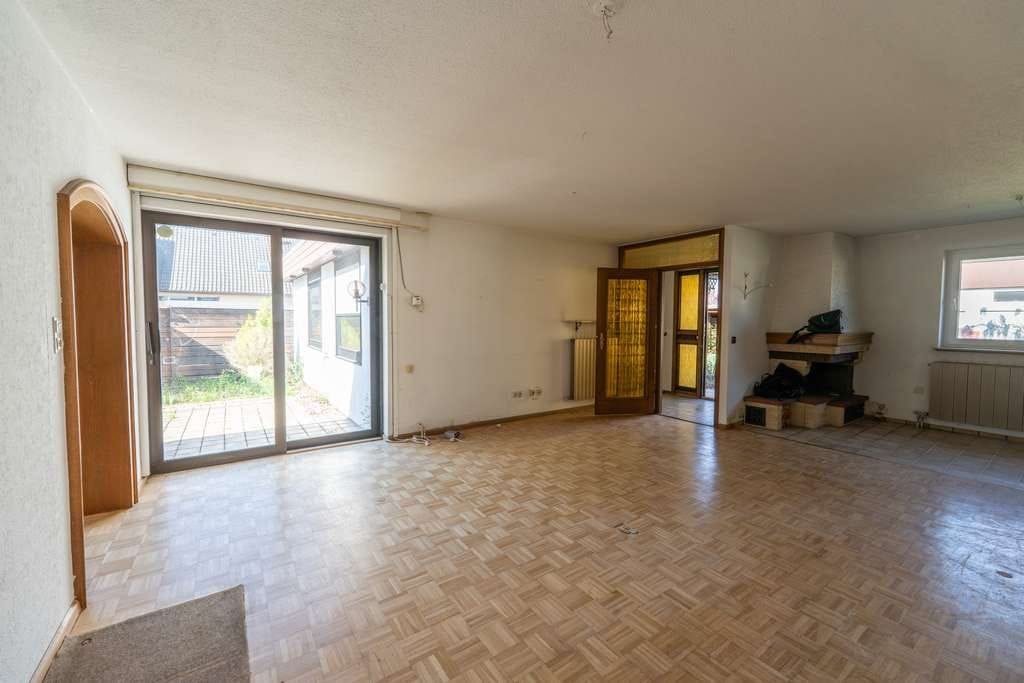 Immobilie in Freiburg im Breisgau - Bungalow mit viel Potential auf Erbpachtgrundstück - Bild 4