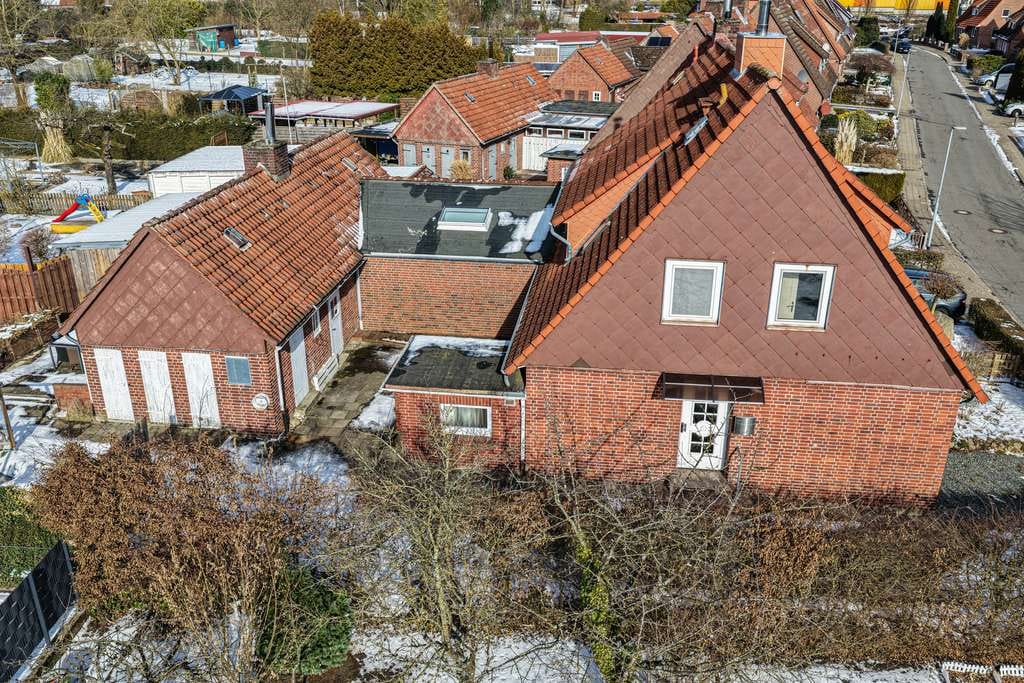 Immobilie in Schneverdingen - attraktive DHH mit Kamin & Nebengebäude in der Heideblütenstadt Schneverdingen** - Bild 4
