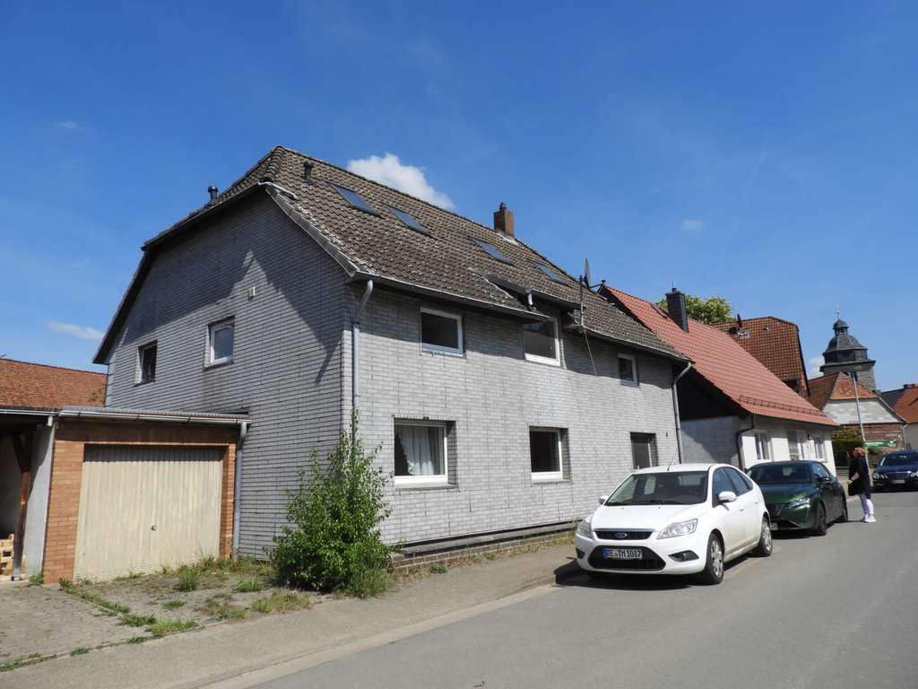 Immobilie in Schellerten - Großes Haus mit neun Zimmer in Oedelum! - Bild 0