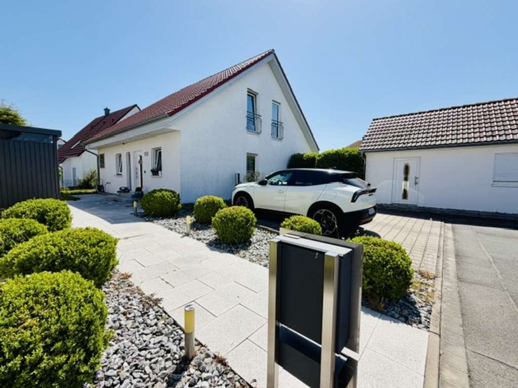 Immobilie in Seukendorf - Designhaus mit Galerie, Whirlpool und spektakulärer Lichtarchitektur - Bild 0