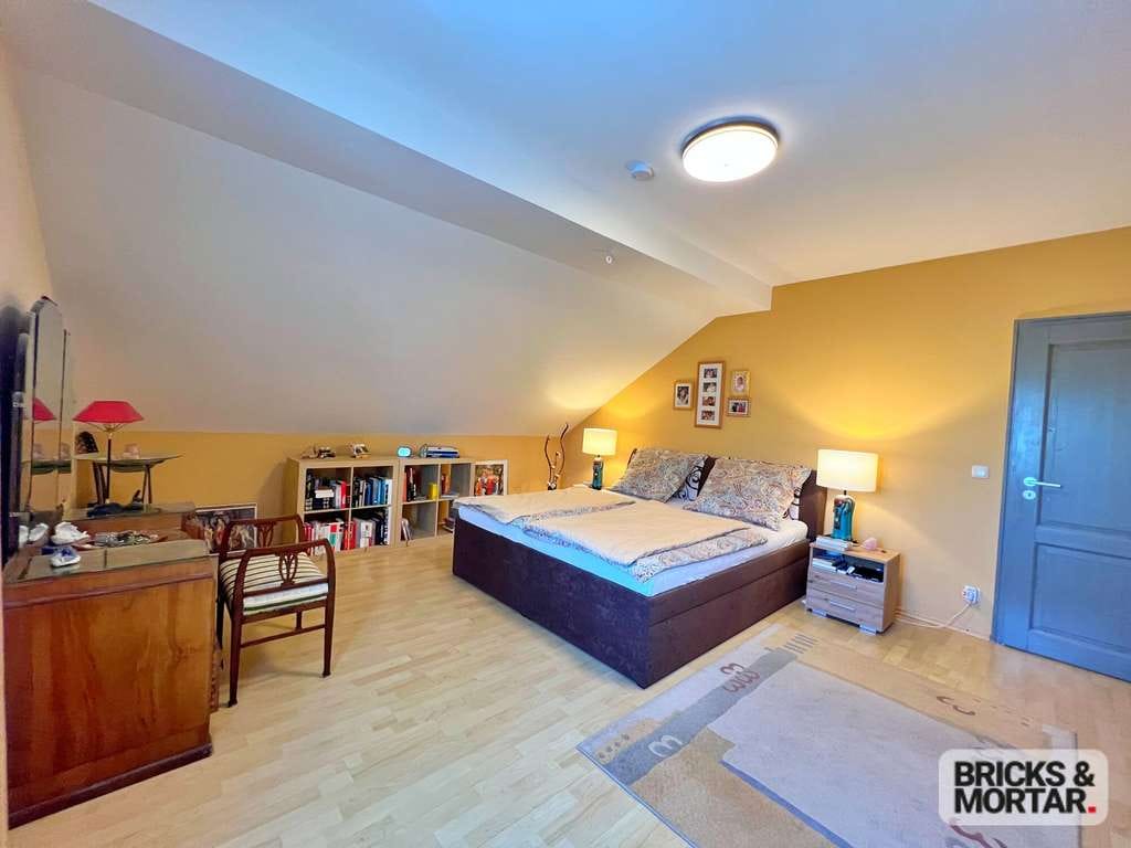 Immobilie in Kaufbeuren - Wohntraum über den Dächern von
Neugablonz! 6 Zimmer + viel Platz + Dachterrasse +
Doppelgarage und - Bild 3