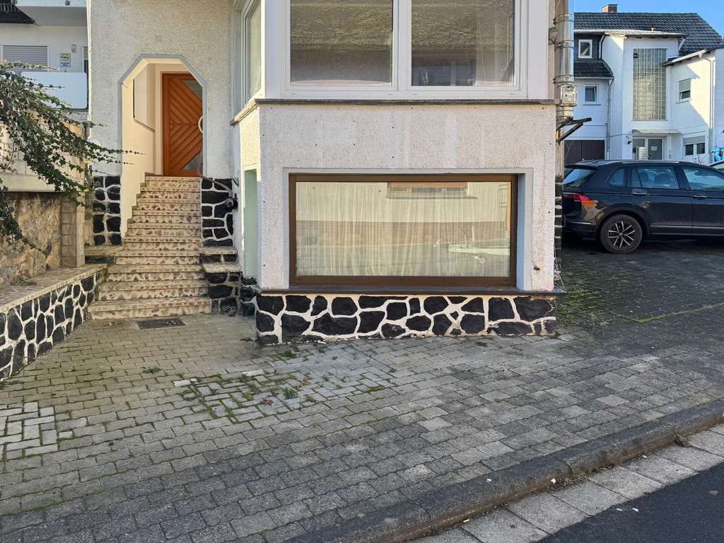 Immobilie in Weilburg - Großes Grundstück mit zwei renovierten Einfamilienhäuser und einer Einliegerwohnung vor Weilburg! - Bild 3