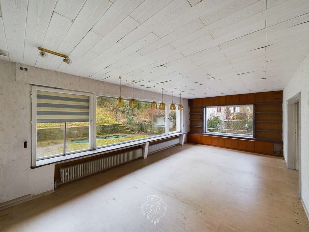 Immobilie in Höchberg - Platz für Ihre Familie und Ihre Ideen – Einfamilienhaus mit großem Garten - Bild 3