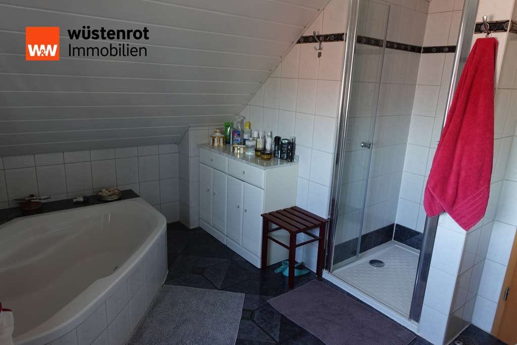 Immobilie in Kraftsdorf - Gepflegtes Einfamilienhaus mit Einliegerwohnung in idyllischer Lage zwischen Jena und Gera - Bild 4