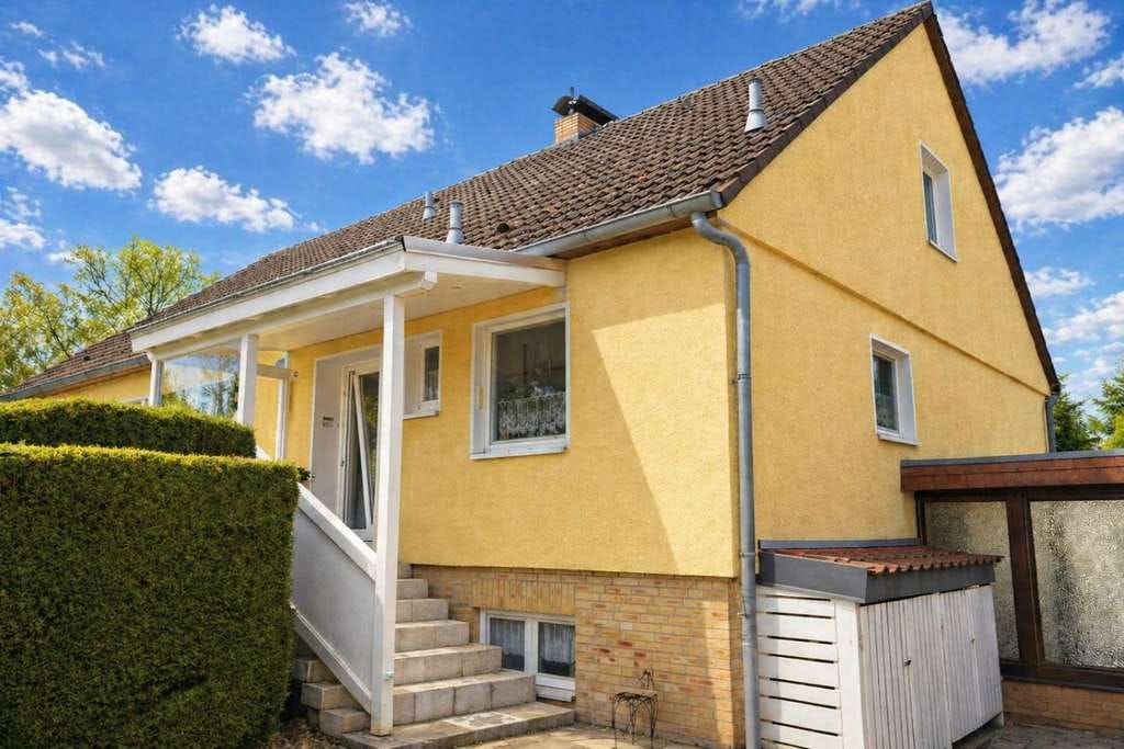 Immobilie in Söhlde - Ein Zuhause, dass mehr ist als vier Wände: Ein-Zweifamilienhaus in Söhlde-Bettrum - Bild 0