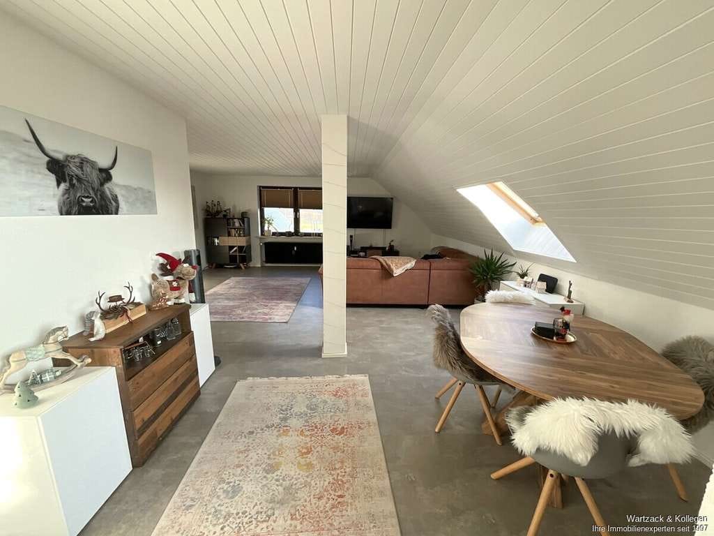 Immobilie in Schwanstetten - Schöne Dachgeschosswohnung 
mit gemütlicher Loggia 
und großem Spitzboden - Bild 4