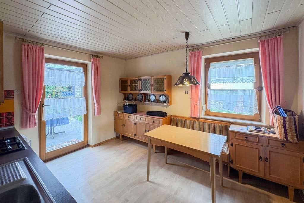 Immobilie in Rimpar - Charmantes Einfamilienhaus mit Innenhof, Garten & viel Potenzial in Rimpar - Bild 3