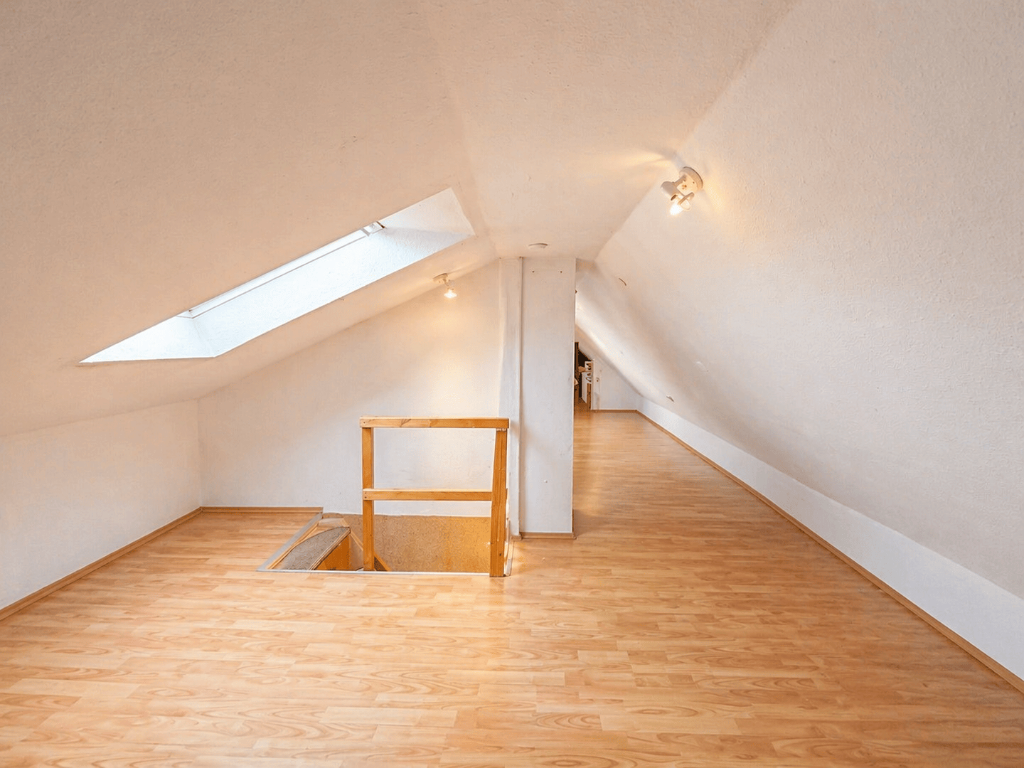 Immobilie in Reichenbach an der Fils - 4-Zimmer-Wohnung mit Balkon und Garage - Bild 1