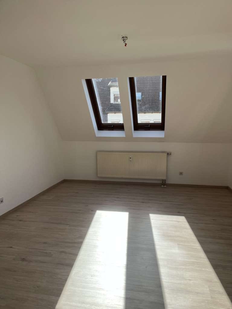 Immobilie in Gärtringen - Gärtringen: Zentrale 2,5 ZW mit Balkon und Stellplatz - Bild 3