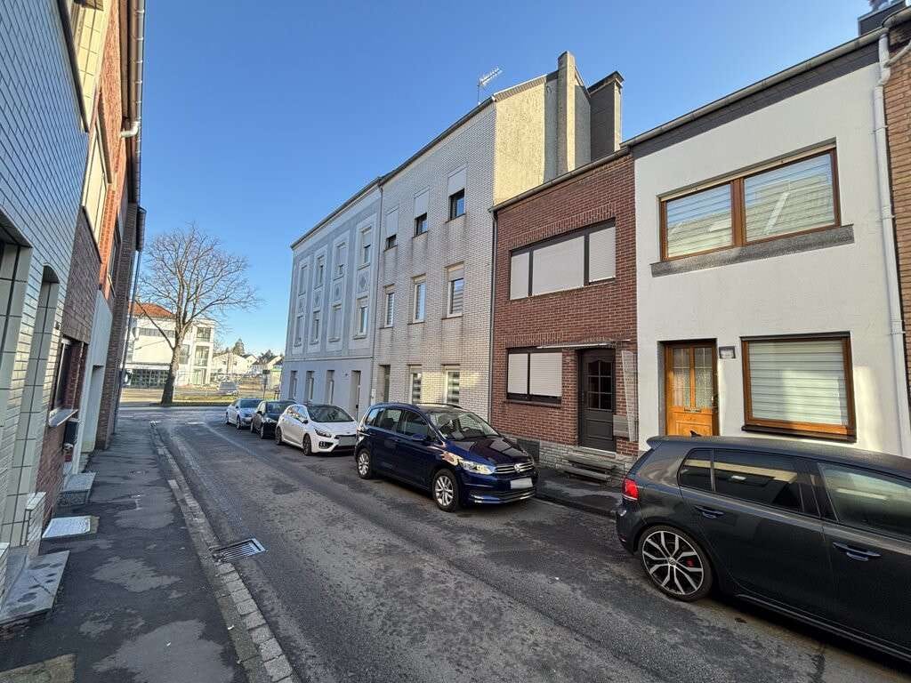 Immobilie in Eschweiler - Vollvermietetes 3-Familienhaus in beliebter Lage von Eschweiler mit deutlichem Entwicklungspotential - Bild 1