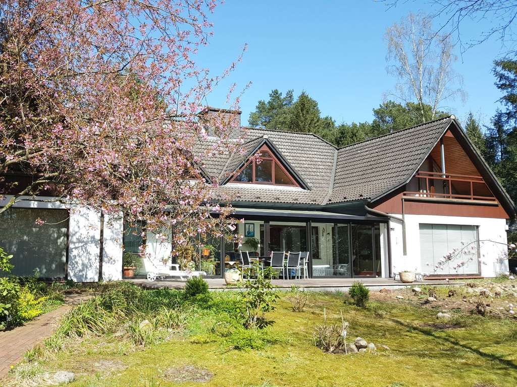Immobilie in Buchholz in der Nordheide - Mehrgenerationenhaus mit viel Potenzial - Bild 0