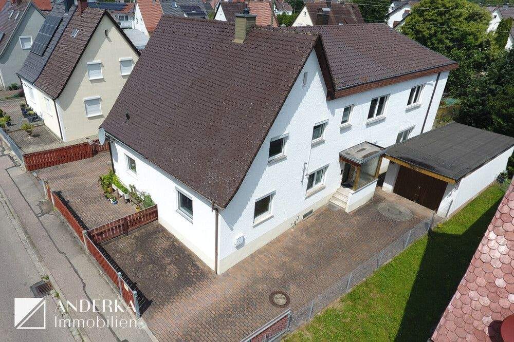 Immobilie in Günzburg - Wohnen mit Potenzial: Doppelhaushälfte mit Garten & Garage in Günzburg! - Bild 1