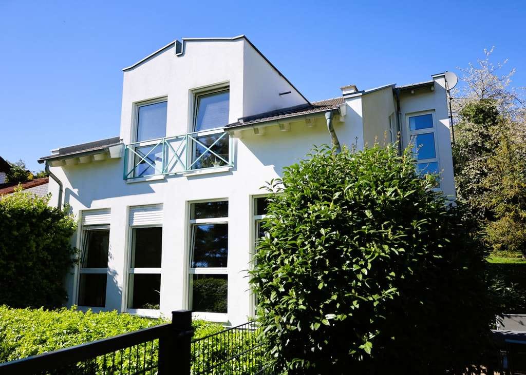 Immobilie in Weisenheim am Berg - Architektenhaus mit Komfort und Lebensqualität in ruhiger Lage - Bild 2