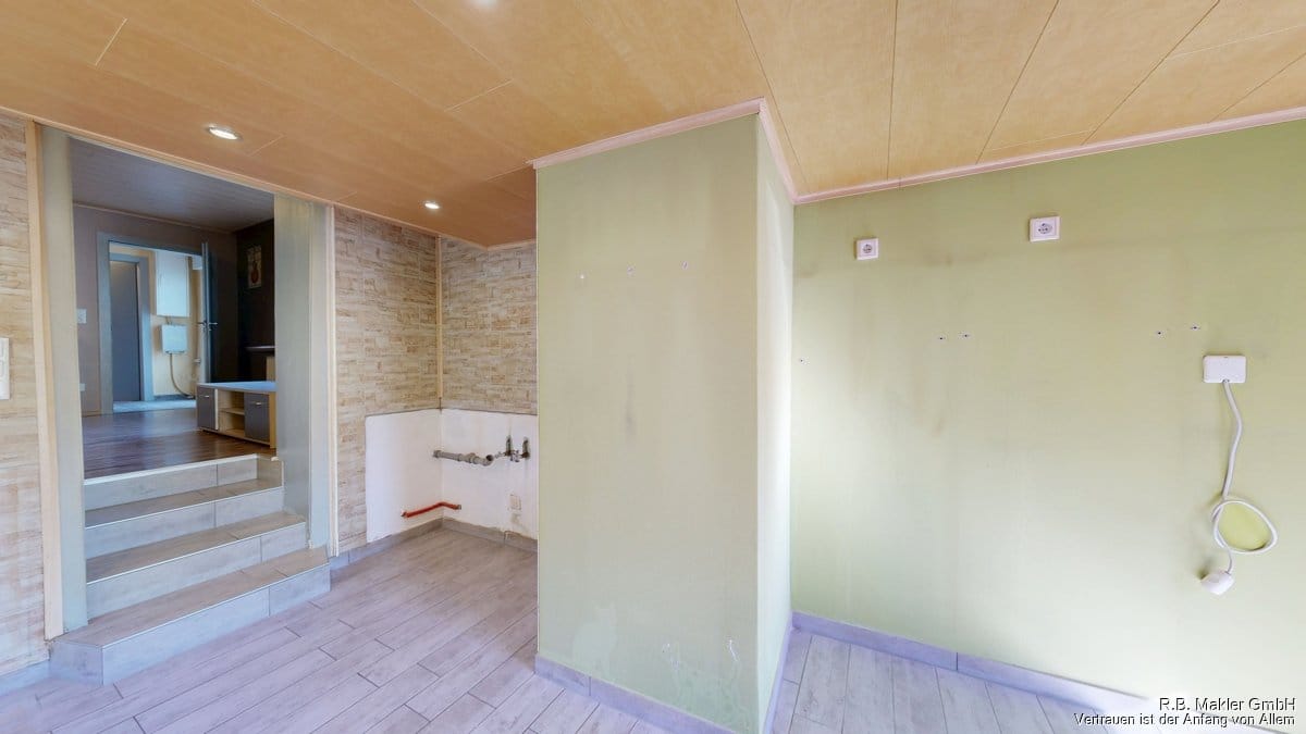 Immobilie in Plettenberg - R.B. Makler: Einfamilienhaus mit Charme und großem Grundstück! Viel Potenzial in ruhiger Lage! - Bild 4
