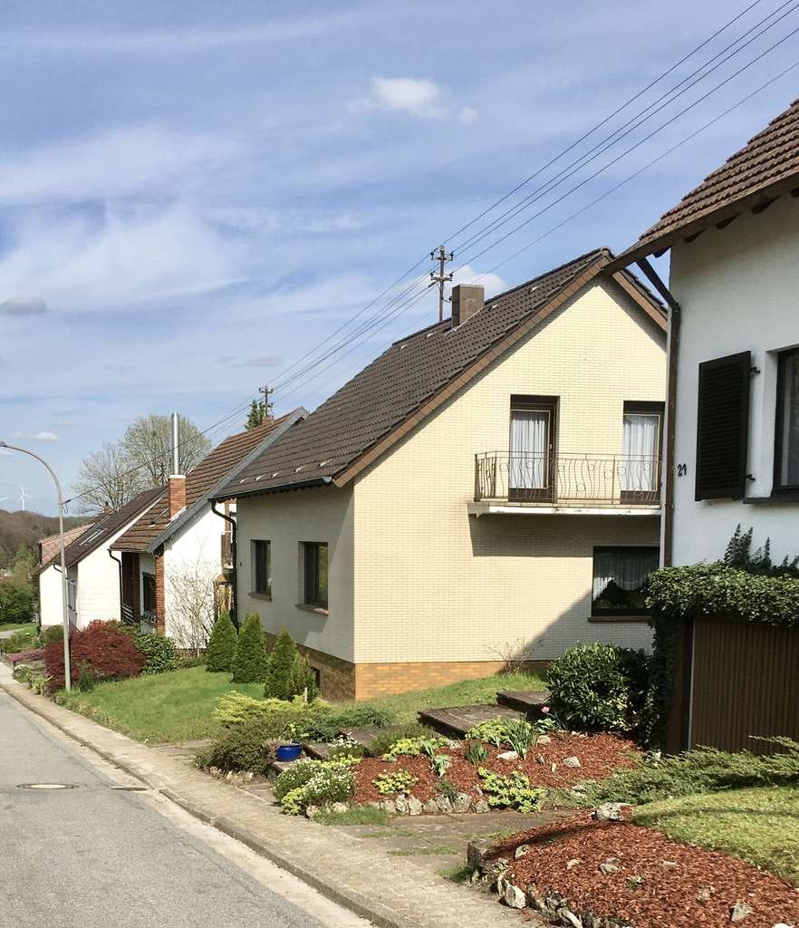 Immobilie in Großrosseln - Wunderschönes Einfamilienhaus mit idyllischem Garten - Bild 0
