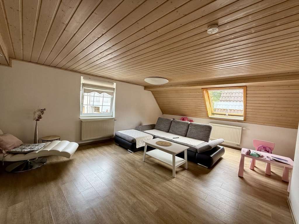 Immobilie in Neuenstadt am Kocher - Wohlfühlwohnung mit 3,5 Zimmern in zentraler Lage von Neuenstadt am Kocher! - Bild 4