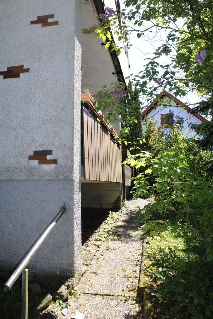 Immobilie in Medebach - Sanierungsbedürftiges Einfamilienhaus mit Garten in top Lage von Medebach - Bild 2