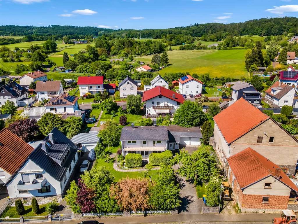 Immobilie in Rabenau - Großzügiges Zuhause für Familien mit Garten, Anbau und Doppelgarage - Bild 2