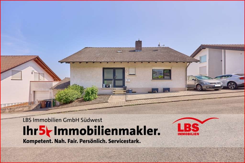 Immobilie in Alsenz - Zweifamilienhaus in ruhiger Lage mit Garage und Terrasse - Bild 0