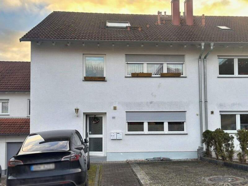 Immobilie in Plaue - Renovierte Maisonettewohnung in familienfreundlicher Lage von Plaue - Bild 0