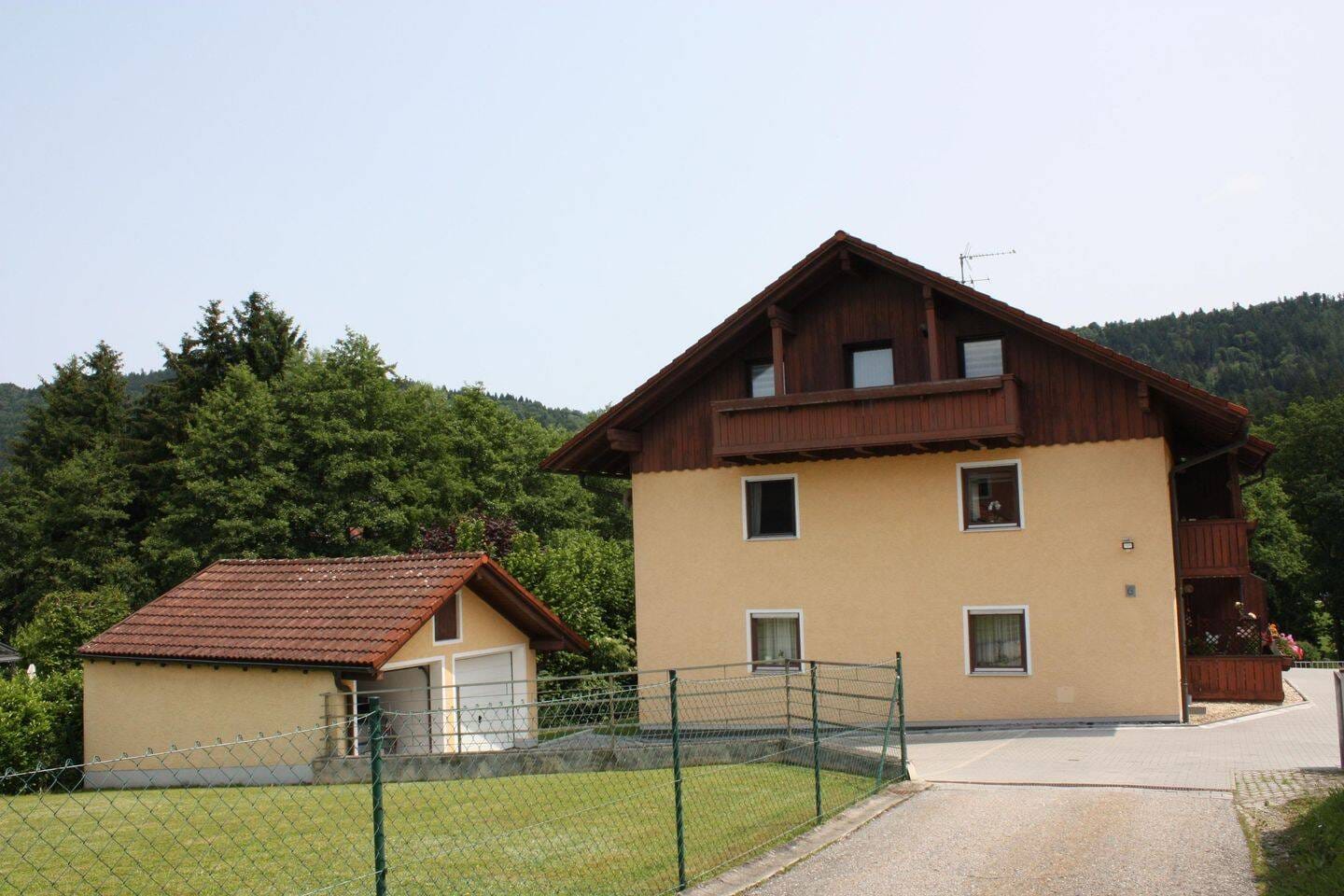 Immobilie in Bernried - Kapitalanlage! 6-Fam.-Haus nähe Schloss Egg - Bild 2