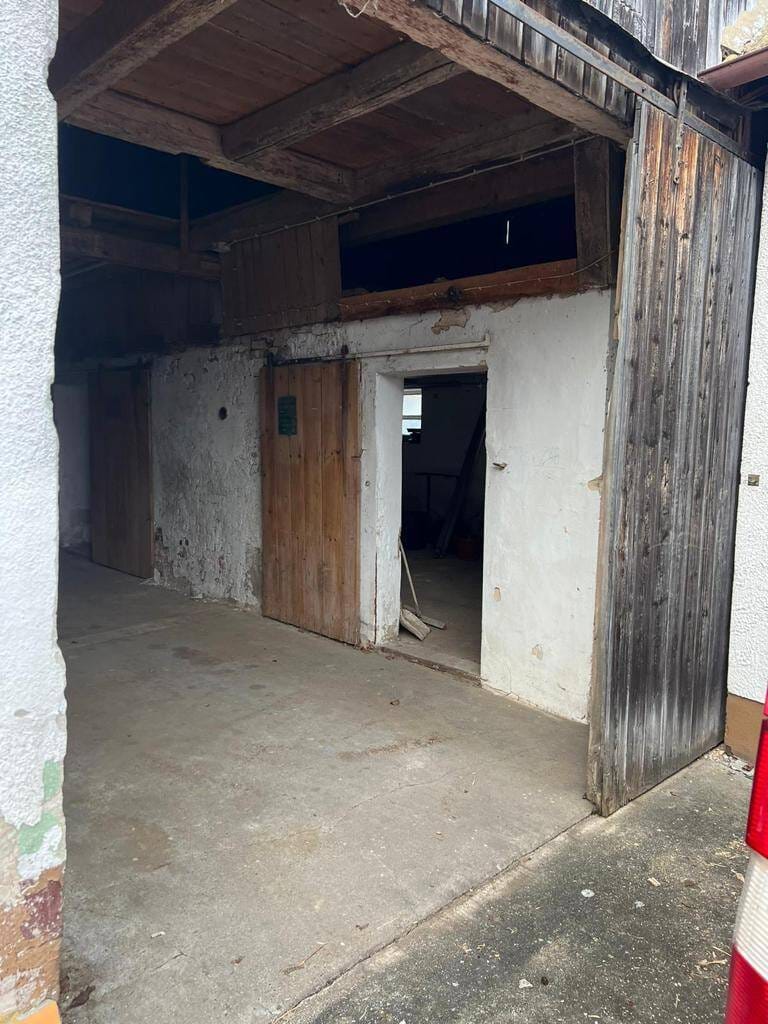 Immobilie in Beratzhausen - Großzügige Bauernscheune mit Nebengebäuden und Garagen  - Bild 2