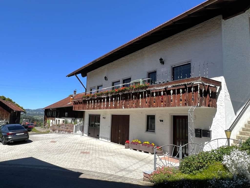 Immobilie in Sulzberg - Traumhafter Bergblick inklusive – großzügige 5-Zimmer-Wohnung mit Südbalkon in Sulzberg/Ruchis - Bild 0