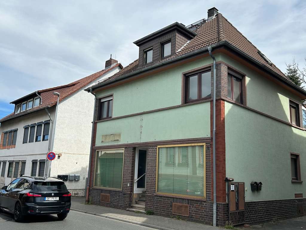 Immobilie in Obertshausen - Spannendes Umbau-Projekt: Mehrfamilienhaus mit 3 Wohnungen, hochwertigen & großzügigen Grundrissen - Bild 1