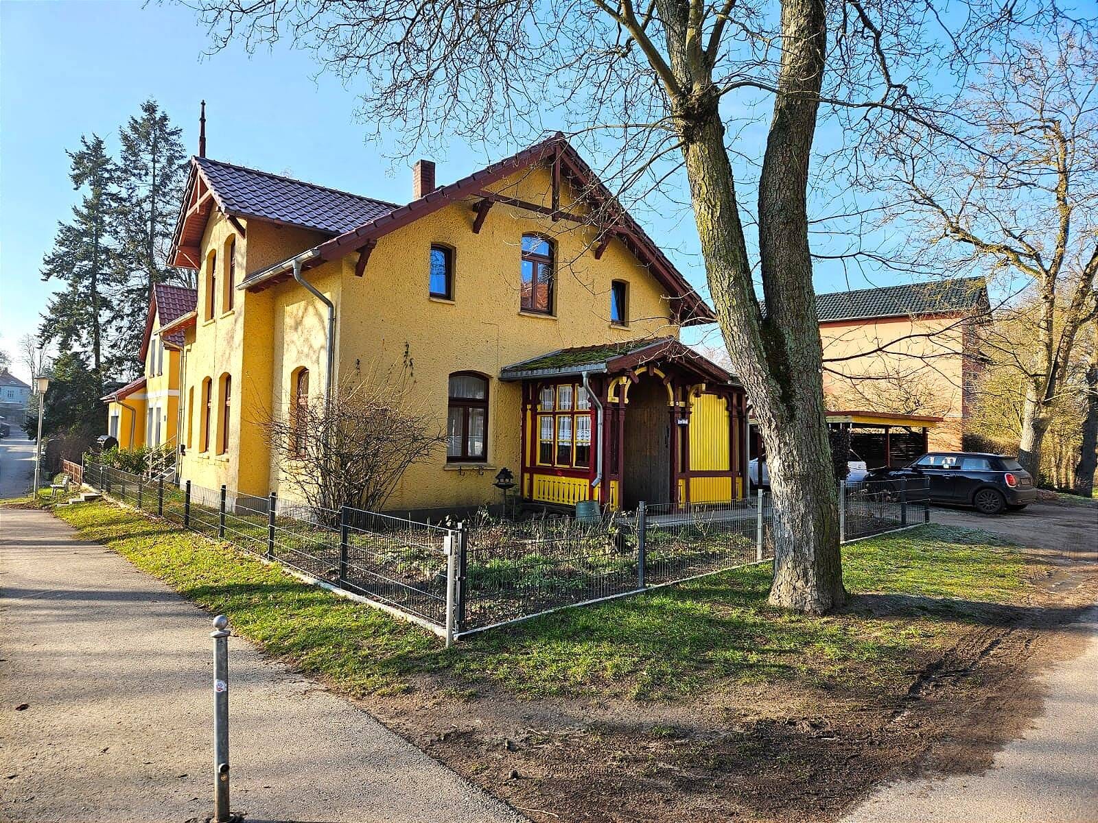 Immobilie in Penzlin - Attraktives Mehrfamilienhaus als Kapitalanlage mit 3 Wohneinheiten in idyllischer, wassernaher Lage von Penzlin - Bild 0