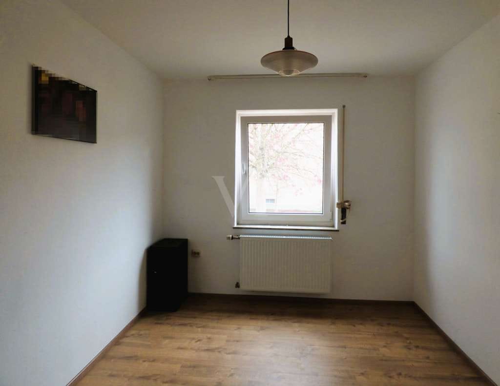 Immobilie in Kinding - Preisreduzierung:
Wohnraum satt!
Einfamilienhaus, Dachgeschosswohnung, angeschlossener Gasthof mit - Bild 3