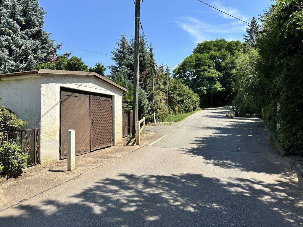 Immobilie in Werdau - Sanierungsbed. Wohnhaus mit denkmalgeschütztem Wirtschaftsgebäude + Garage - Bild 2
