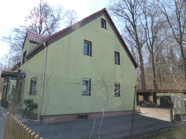 Immobilie in Brand-Erbisdorf - Brand-Erbisdorf: Einfamilienhaus mit 600m2 Garten als ANLAGEIMMOBILIE - Bild 3