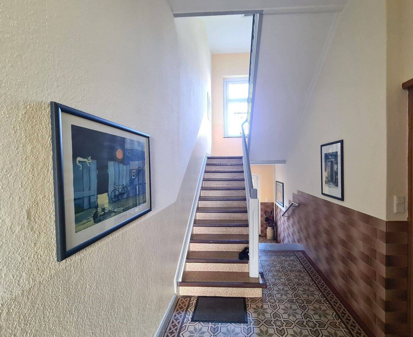 Immobilie in Ahlen - Provisionsfrei vom Eigentümer in der Ahlener Innenstadt, eine 3-Zimmer Erdgeschosswohnung (4 Zimmer möglich) in einem sehr gepflegten 3-Familienhaus.  - Bild 0