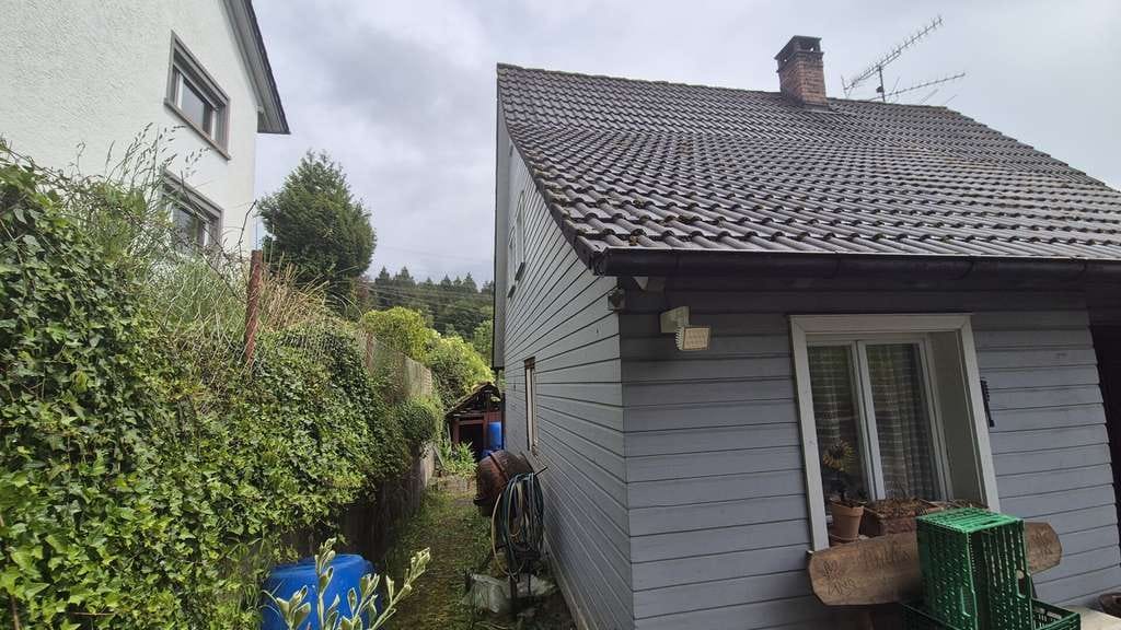 Immobilie in Waldshut-Tiengen - Gurtweil: Einfamilienhaus zur Kernsanierung - Bild 3