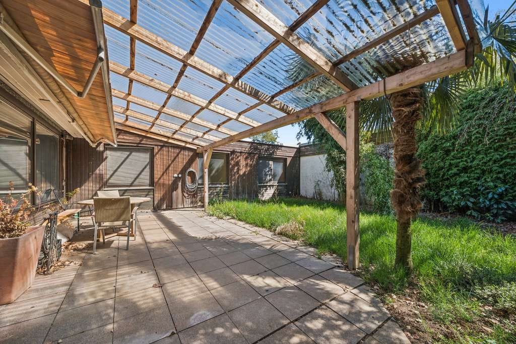 Immobilie in Neubiberg - Bungalow auf ca. 400 m² Grund in ruhiger Lage: 145 m² auf einer Ebene (EG) - zzgl. 100 m² (UG) - Bild 3