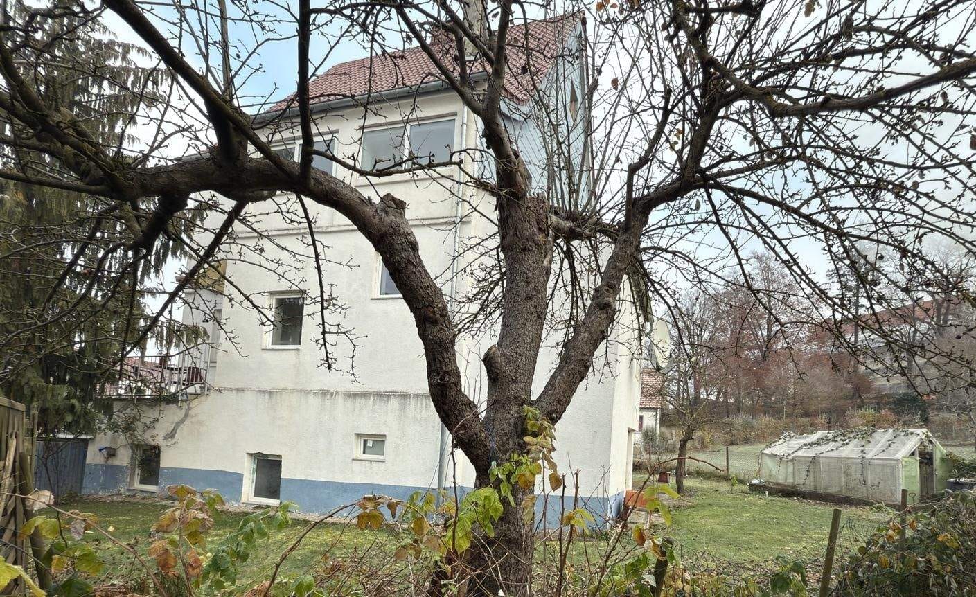 Immobilie in Ichenhausen - Zweifamilienhaus in Ichenhausen mit Garten und Garage - Bild 3