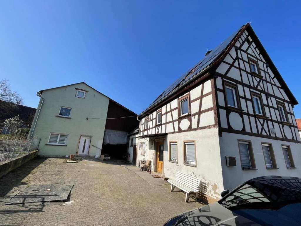 Immobilie in Uffenheim - *Vielseitige Hofstelle mit zwei Wohnhäusern, Scheune  15 kWp PV-Anlage* - Bild 0