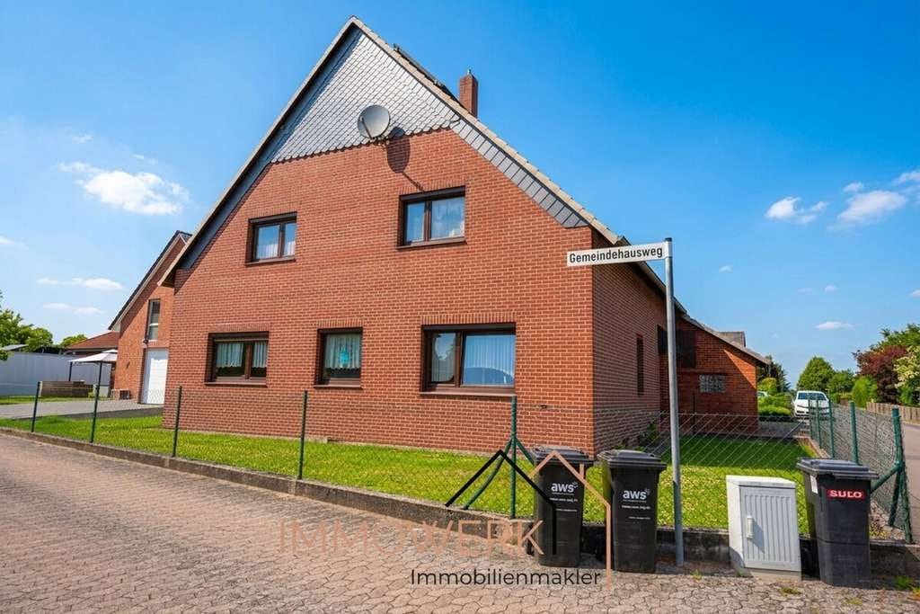 Immobilie in Suthfeld - Mehrgenerationenhaus mit großem Grundstück, Garage und viel Ausbaupotenzial in Suthfeld - Bild 0