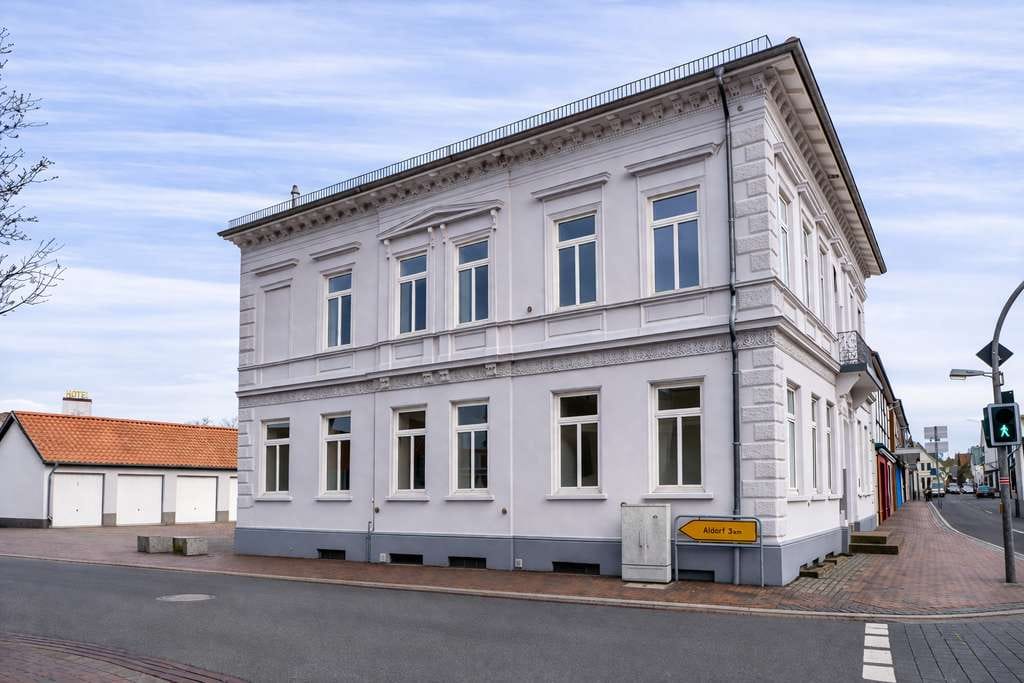 Immobilie in Barnstorf - Kernsanierte 4-Parteien-Stadtvilla im Herzen von Barnstorf - Bild 0