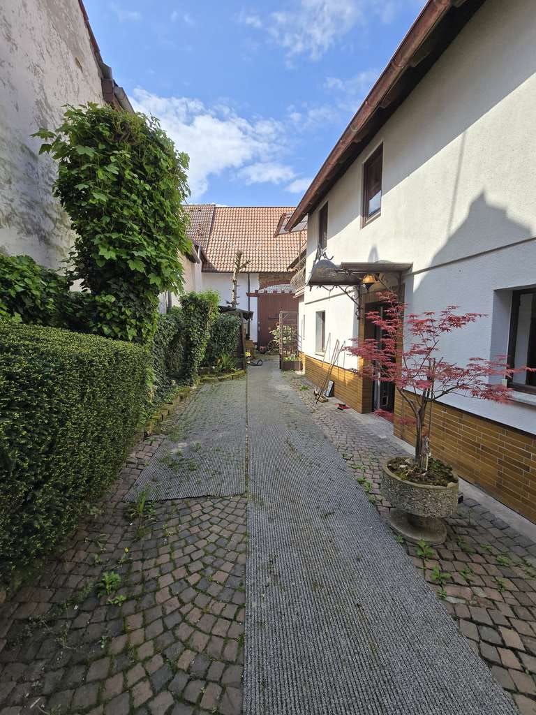 Immobilie in Heuchelheim bei Frankenthal - Vielseitiges Anwesen mit Innenhof, Scheune und großem Potenzial - Bild 3