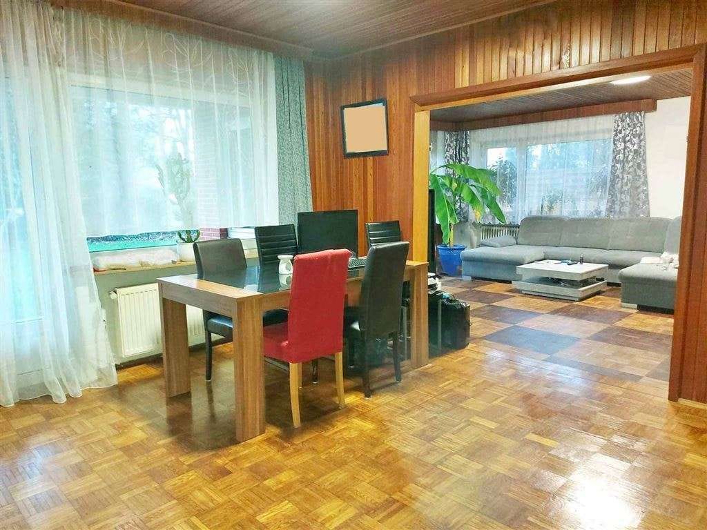 Immobilie in Westerholt - LEBEN UND ARBEITEN UNTER EINEM „DACH“! EFH MIT EINLIEGERWOHNNUG, GEWERBEHALLE & GARAGEN  - Bild 4
