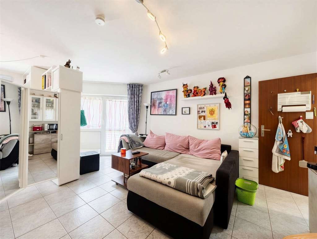 Immobilie in Ebersbach an der Fils - Ebersbach: Bezugsfertiges Apartment mit Sonnenbalkon und PKW-Stellplatz *** - Bild 2