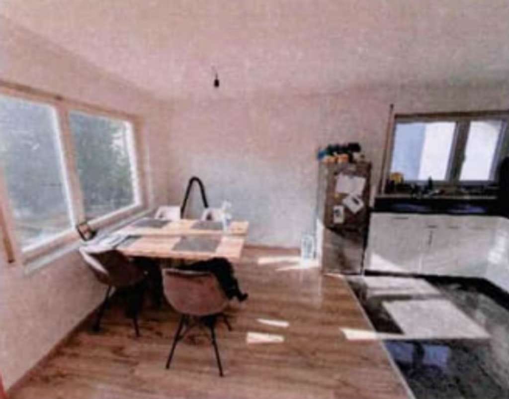 Immobilie in Erdmannhausen - GEPFLEGTE 3-ZIMMER-EIGENTUMSWOHNUNG MIT STELLPLATZ IN ZENTRALER LAGE VON ERDMANNHAUSEN - Bild 2