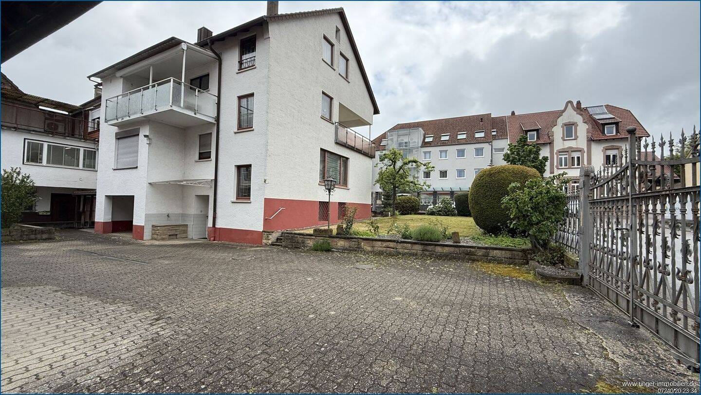 Immobilie in Remchingen - 2-Familienhaus mit 3 Garagen, Scheune und großem Hof! sehr gepflegt **provisionsfrei** - Bild 2