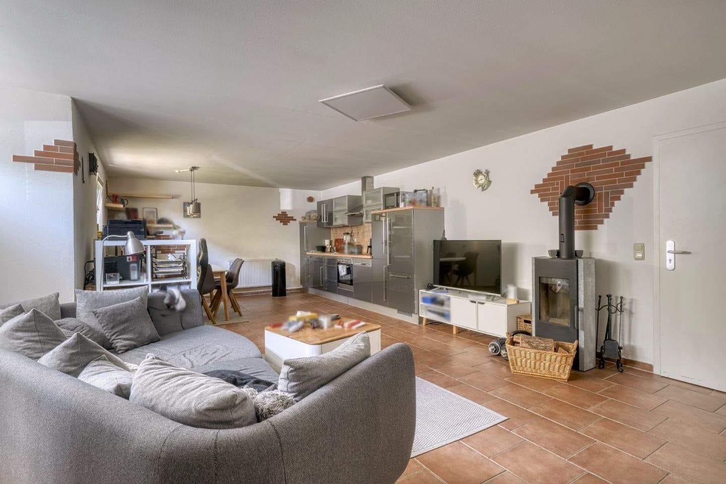 Immobilie in Memmelsdorf - 2-Zi-Wohnung im Grünen, Kaminofen, Einbauküche, separater Zugang, ideal für Single oder 2 Personen - Bild 0